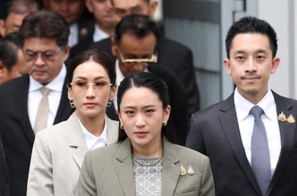 钱程策略 外媒：泰国最高法院判处前总理他信一年监禁，佩通坦发声